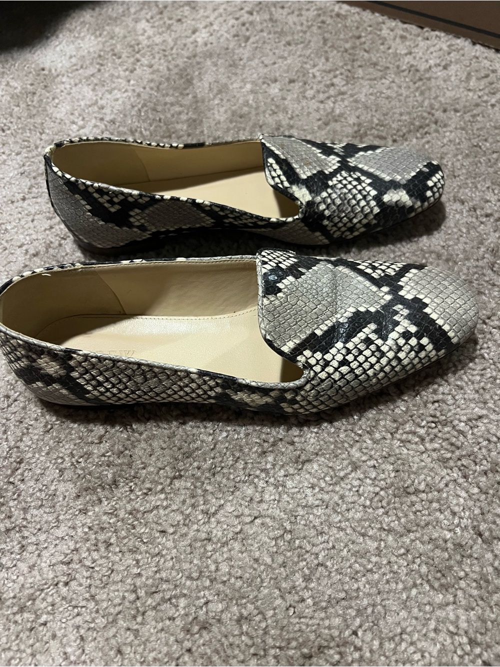 Snake-Print Women’s Loafers in Black and Gray